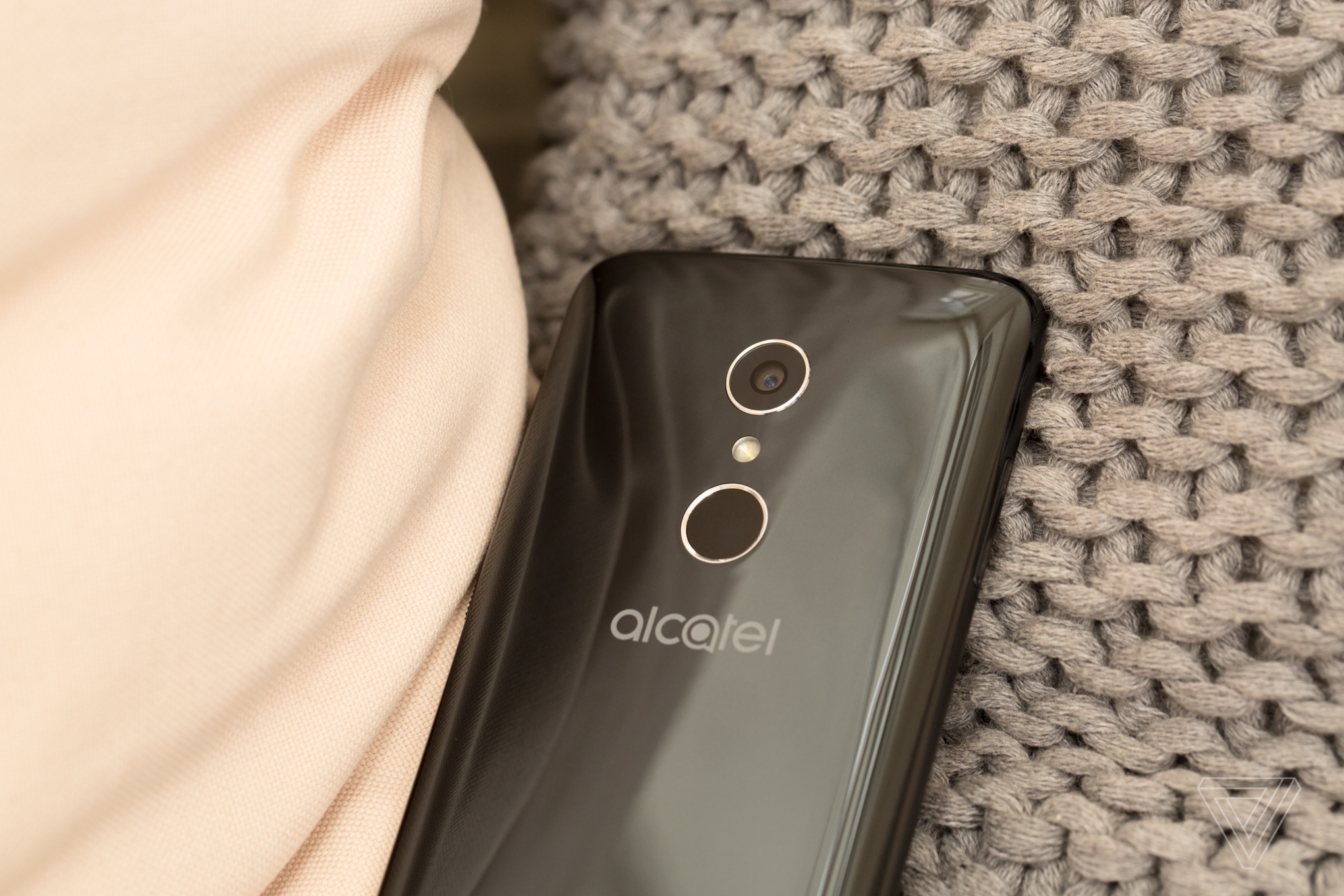 Alcatel 3