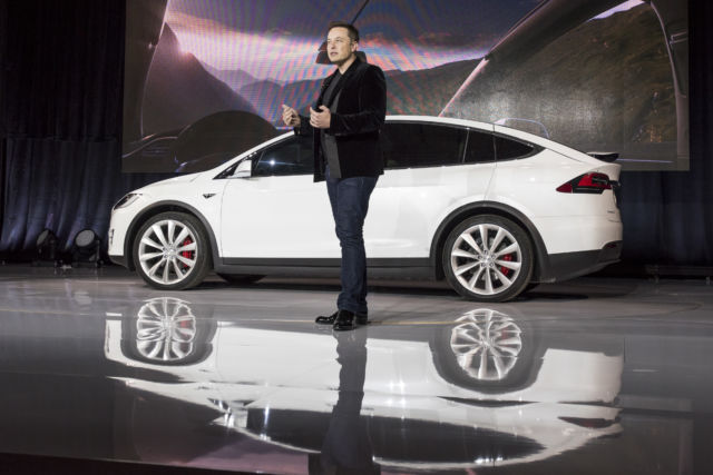Elon Musk unveiled the <a href="https://arstechnica.com/cars/2018/01/teslas-model-x-a-lovely-roadtripper-with-stiff-daily-driving-competition/">Model X</a> back in 2015.