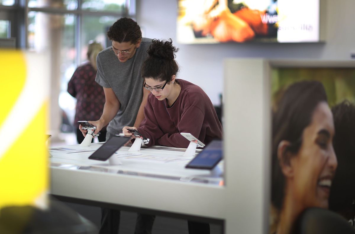 Sprint Posts First Quarterly Net Profit In Three Years