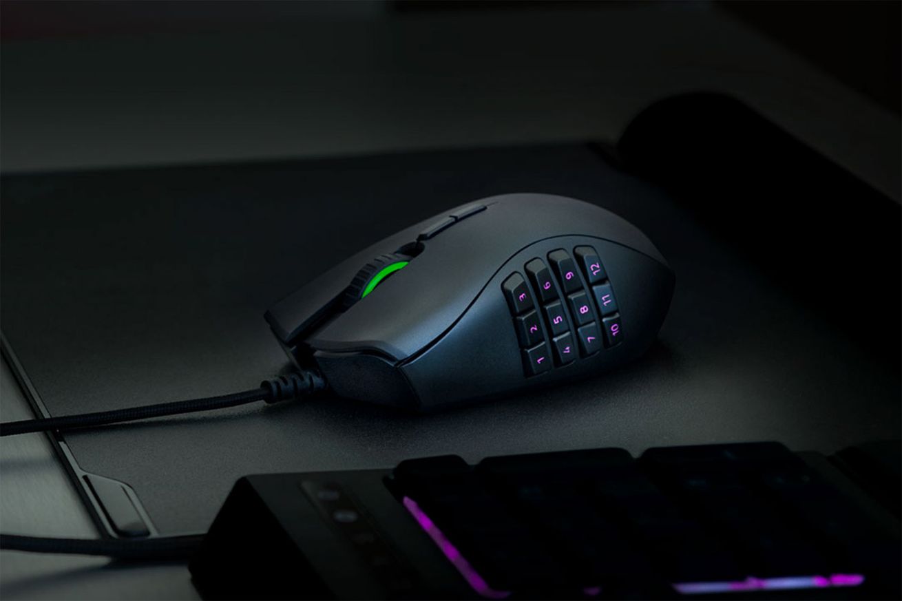 <em>The Razer Naga, a mouse designed specifically for MOBA games like Dota 2.</em>