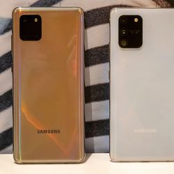 Note 10 Lite in gold, S10 Lite in white