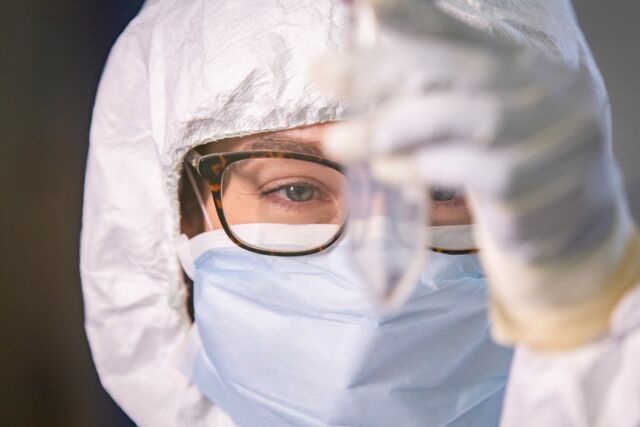 Co-author Ana Duggan, a former postdoc in the Department of Anthropology at McMaster, analyzes a viral sample in the lab. 