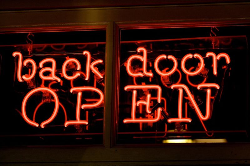 Hackers use recycled backdoor to keep a hold on hacked e-commerce server