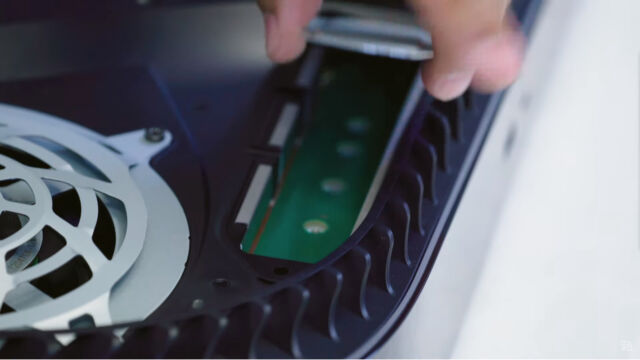 This panel for PCIe storage expansion can be opened with a screwdriver.