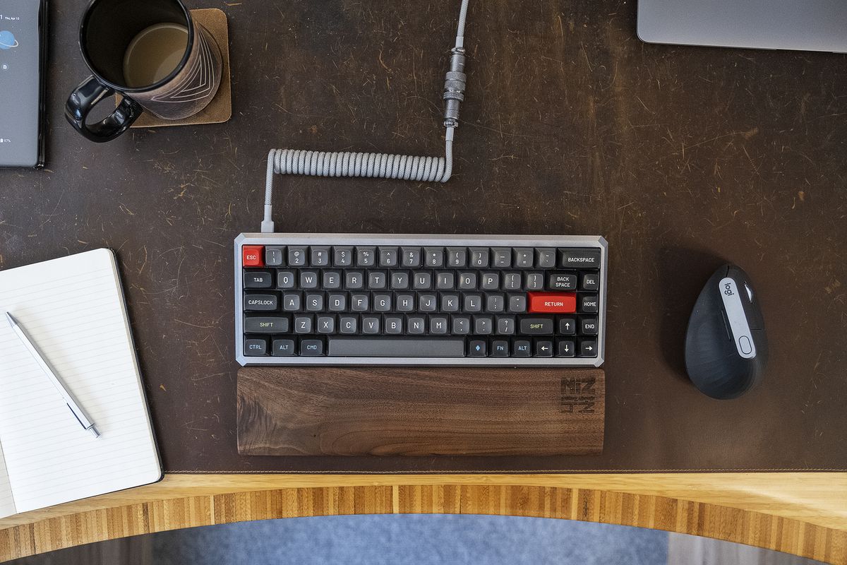This Epomaker aluminum keyboard has had all its keycaps and switches replaced.