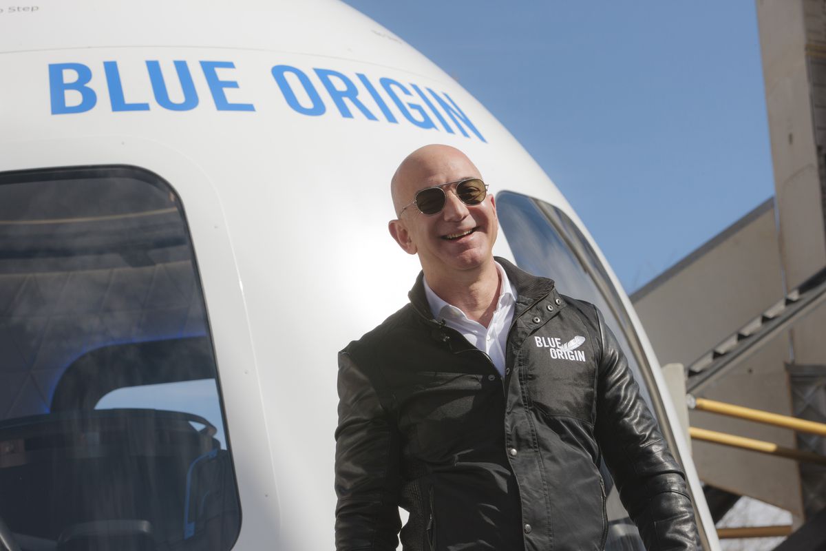 Amazon Chief Executive Officer Jeff Bezos Introduces The Blue Origin&nbsp;New Shepard&nbsp;System