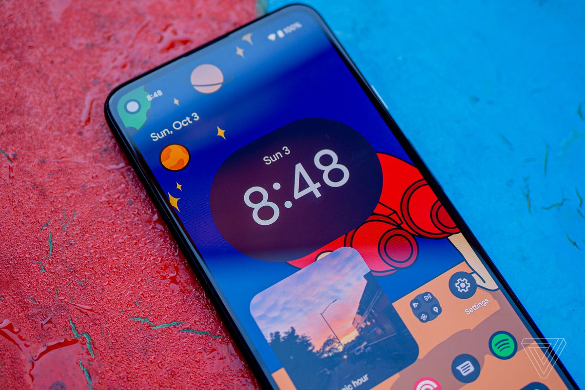 Android 12 beta running on a Pixel 4A 5G