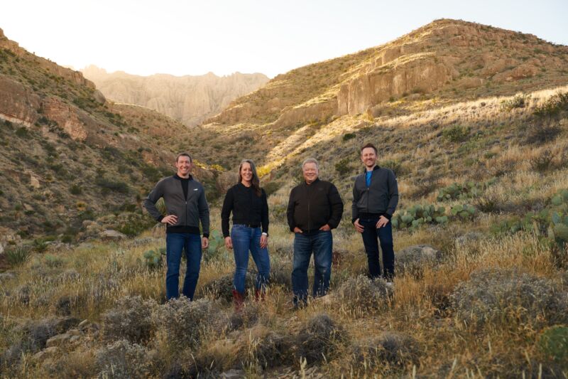 The crew of NS-18. Pictured left to right: Glen de Vries, Audrey Powers, William Shatner, and Chris Boshuizen.