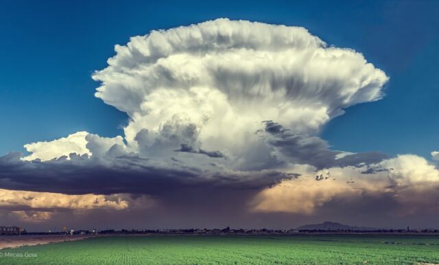 Cumulonimbus clouds over Chandler, Arizona, USA, in 2018, showing the inverted pyramid with the dark cloud beneath.