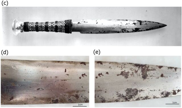 Photograph of Tutankhamen's iron dagger taken at the time of discovery.