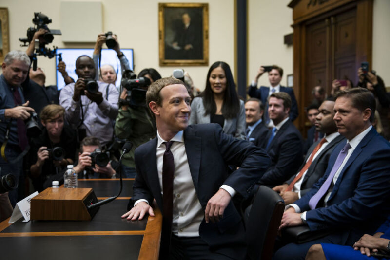 Zuckerberg avoids Cambridge Analytica deposition as Facebook agrees to settle