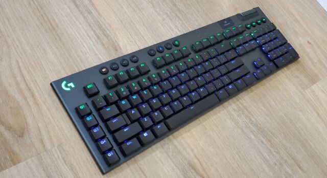 THe Logitech G915. 