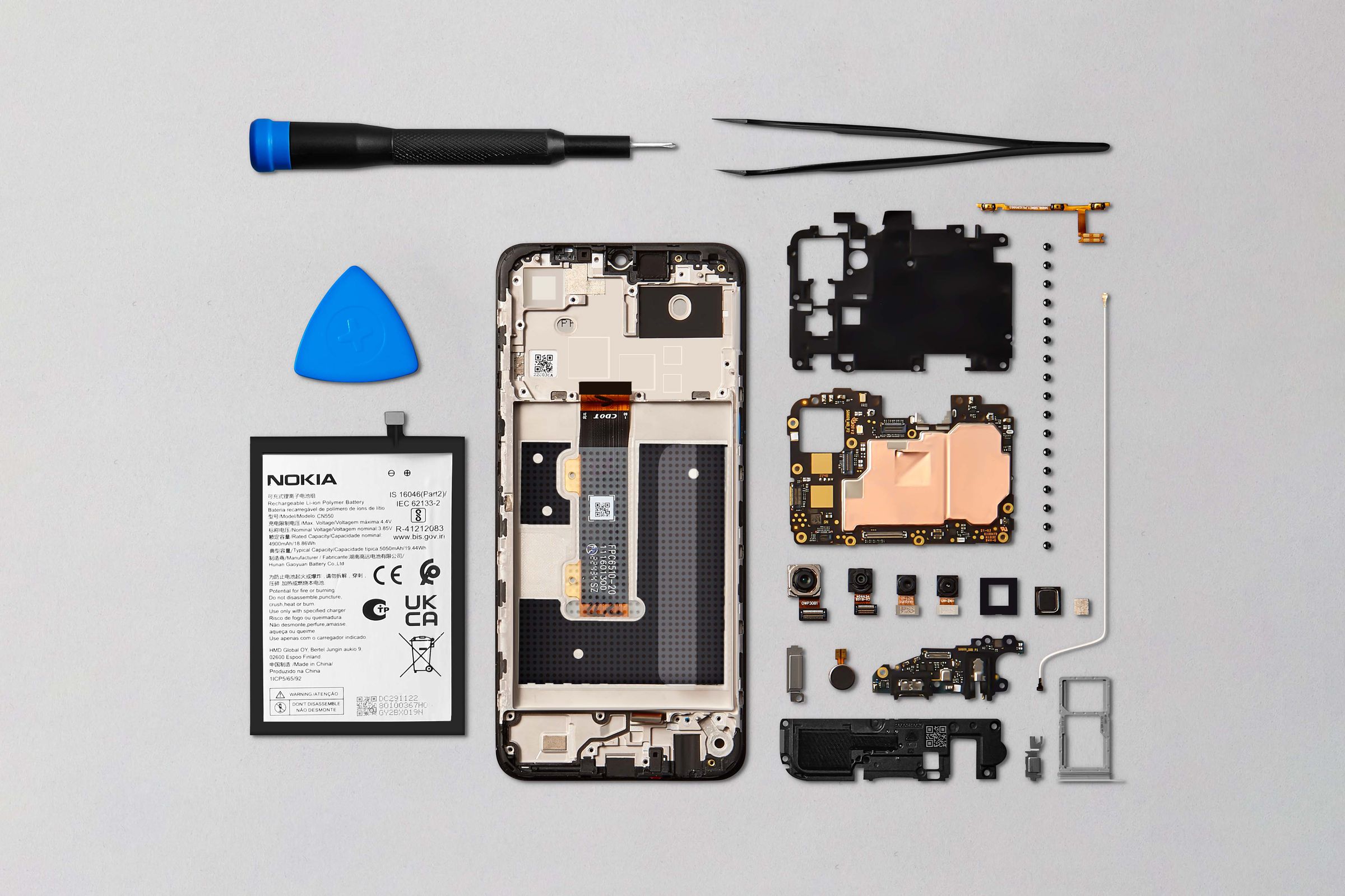 A disassembled Nokia G22.