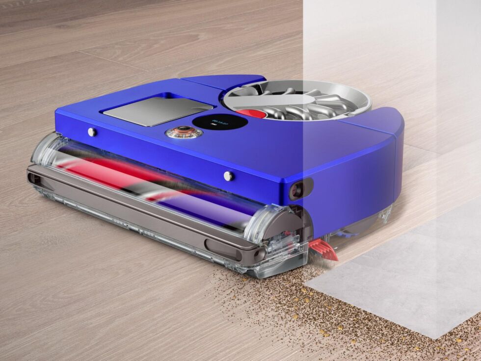 Edge cleaning is interesting—it uses this red squeegee.
