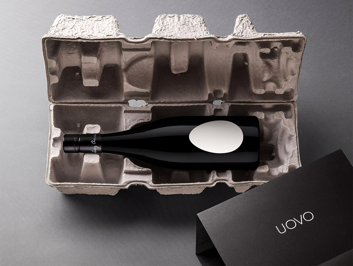 Uovo logo packaging