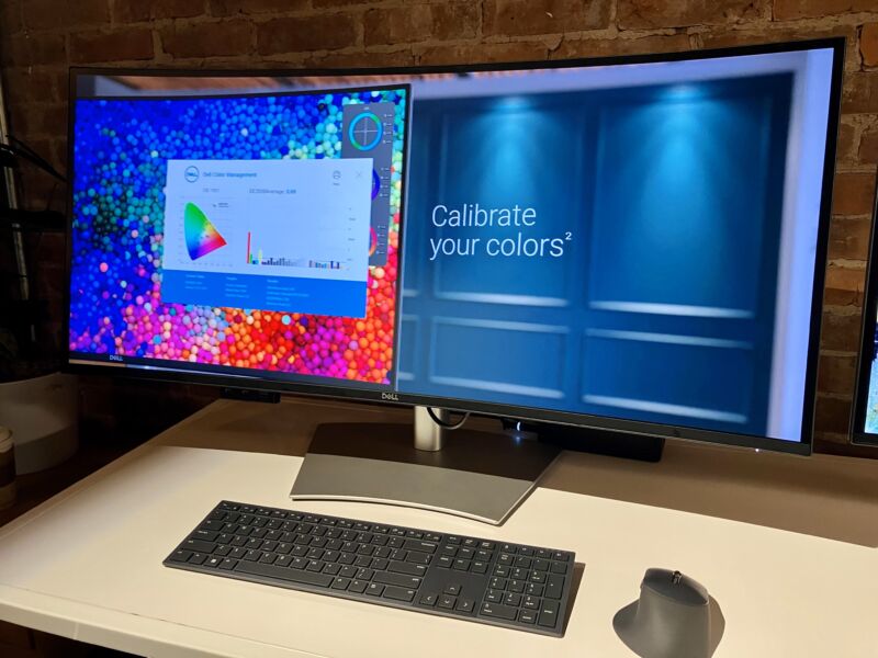 Dell UltraSharp 40 Curved Thunderbolt Hub Monitor (U4025QW)