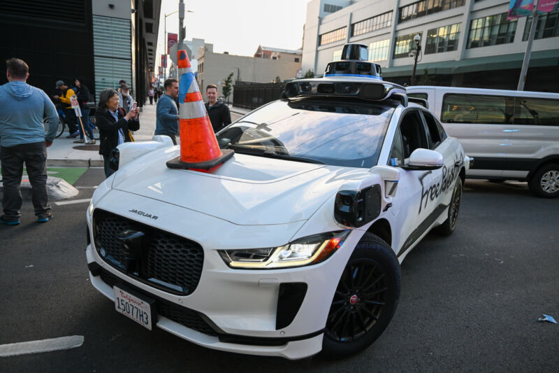 Waymo car is vandalized in San Francisco