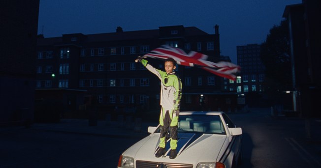 Mercedes tribute ad to Lewis Hamilton
