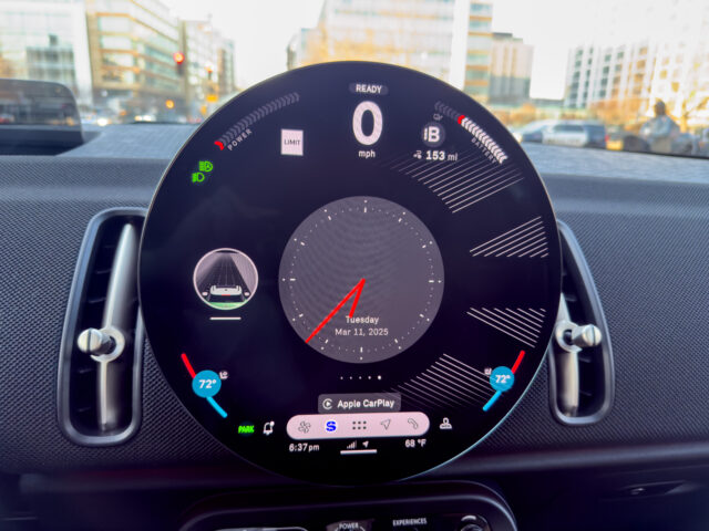 Mini Countryman infotainment screen
