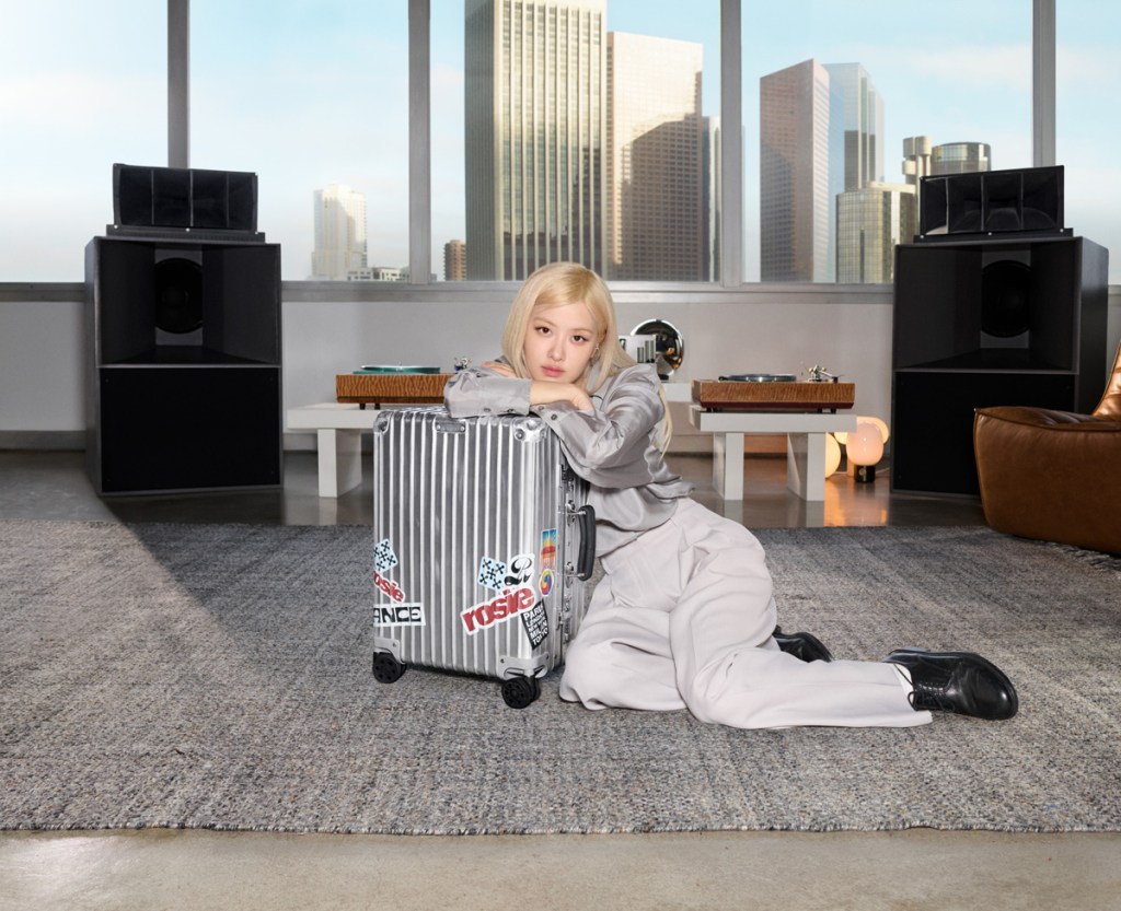 K-pop star RosÃ© of Blackpink with a Rimowa suitcase