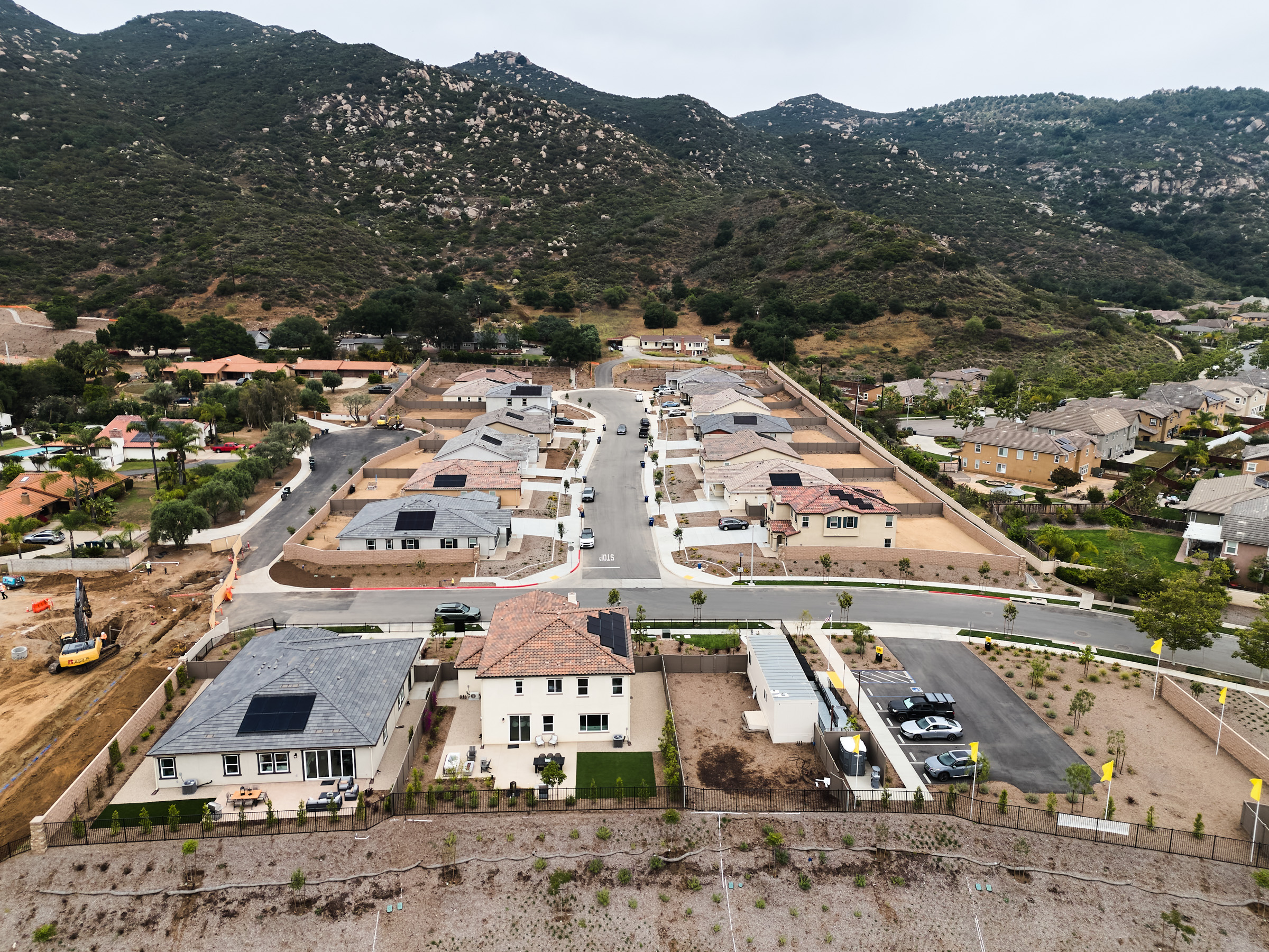 Dixon Trail is the first community built in the US to meet home- and neighborhood-level wildfire resilience standards developed by the Insurance Institute for Business & Home Safety (IBHS).