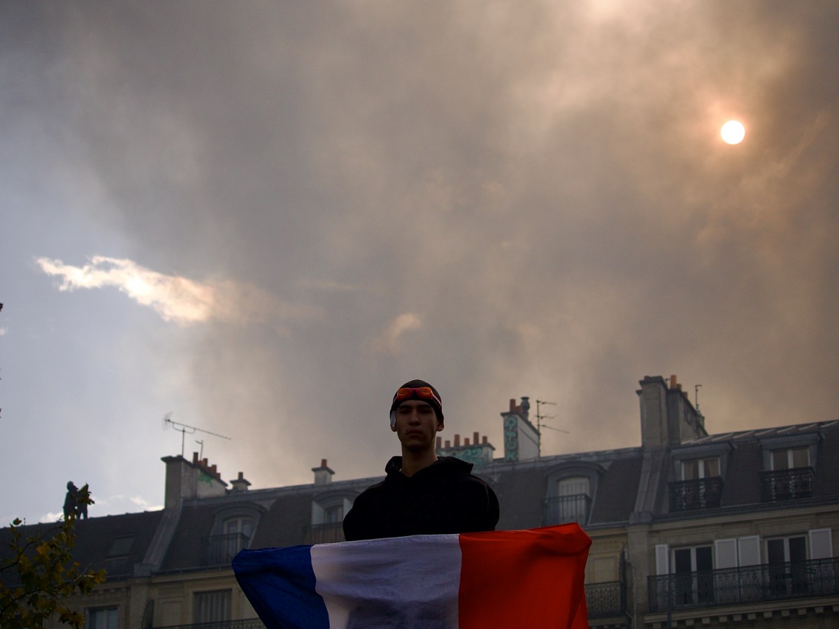 Protesters and police during demonstrations in Paris, October 2026