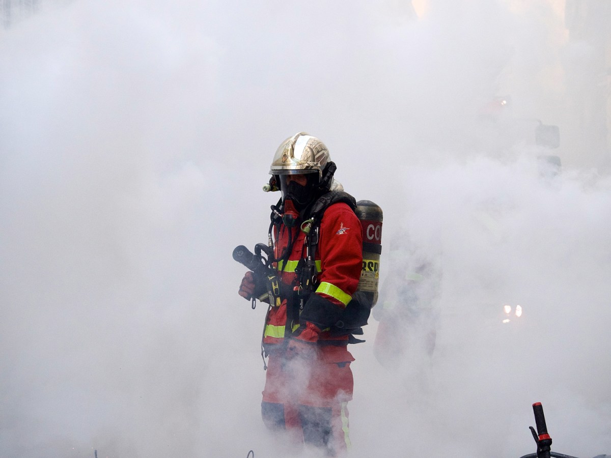 Protesters and police during demonstrations in Paris, October 2026