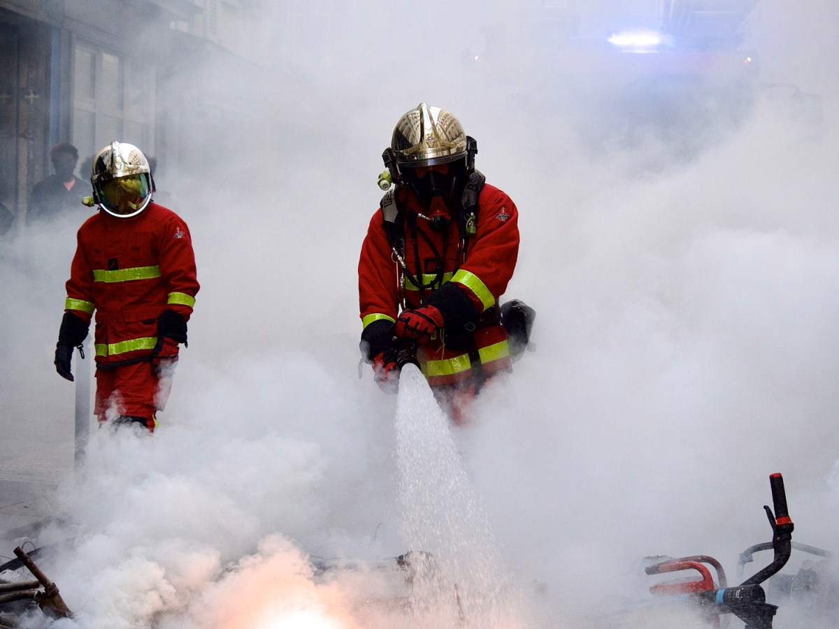 Protesters and police during demonstrations in Paris, October 2026